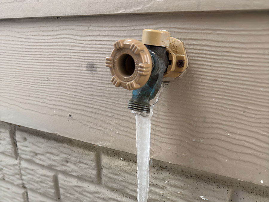 Emergency plumbing leak from an outdoor water faucet in Warrenton VA